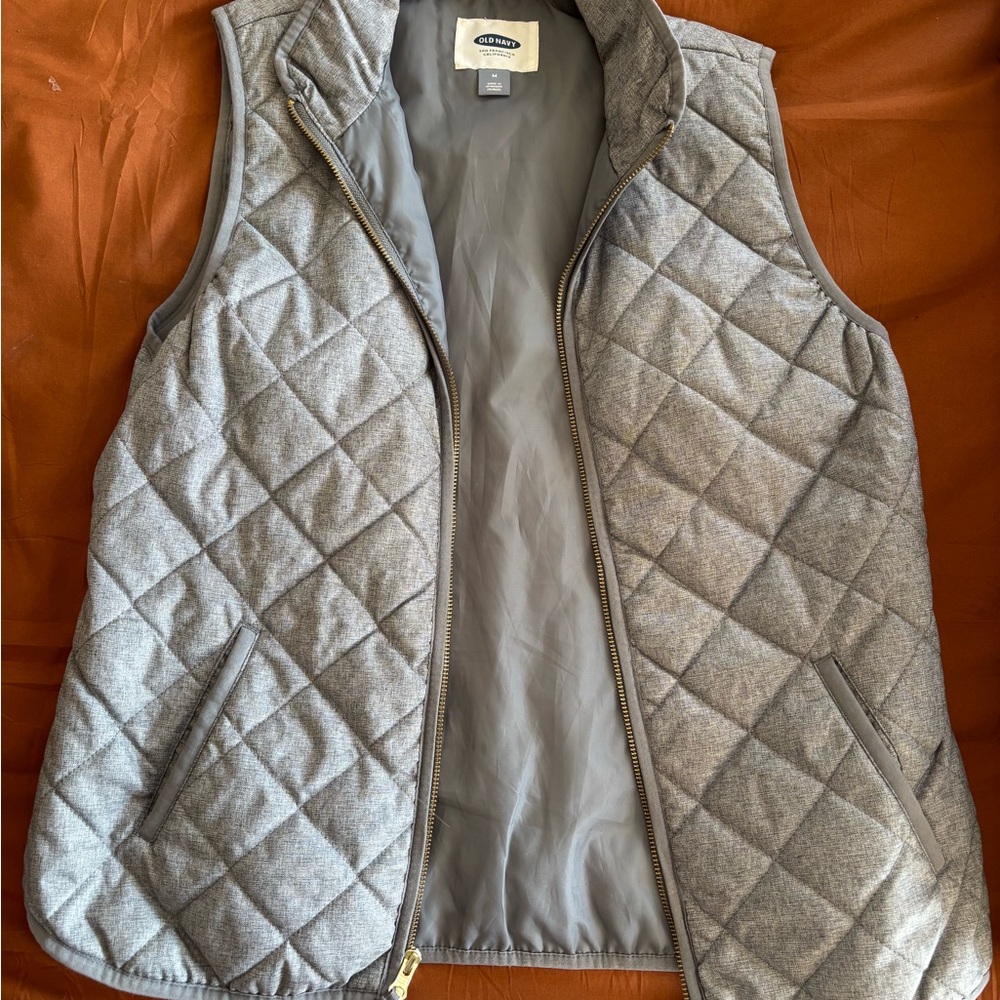 Old Navy Light Gray Quilted Vest with Zip